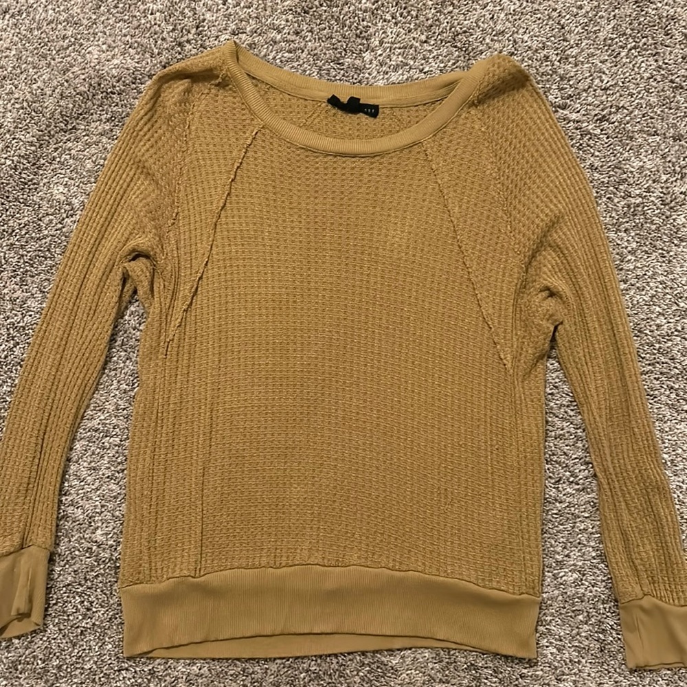 Size S Lightweight Knit Sweater